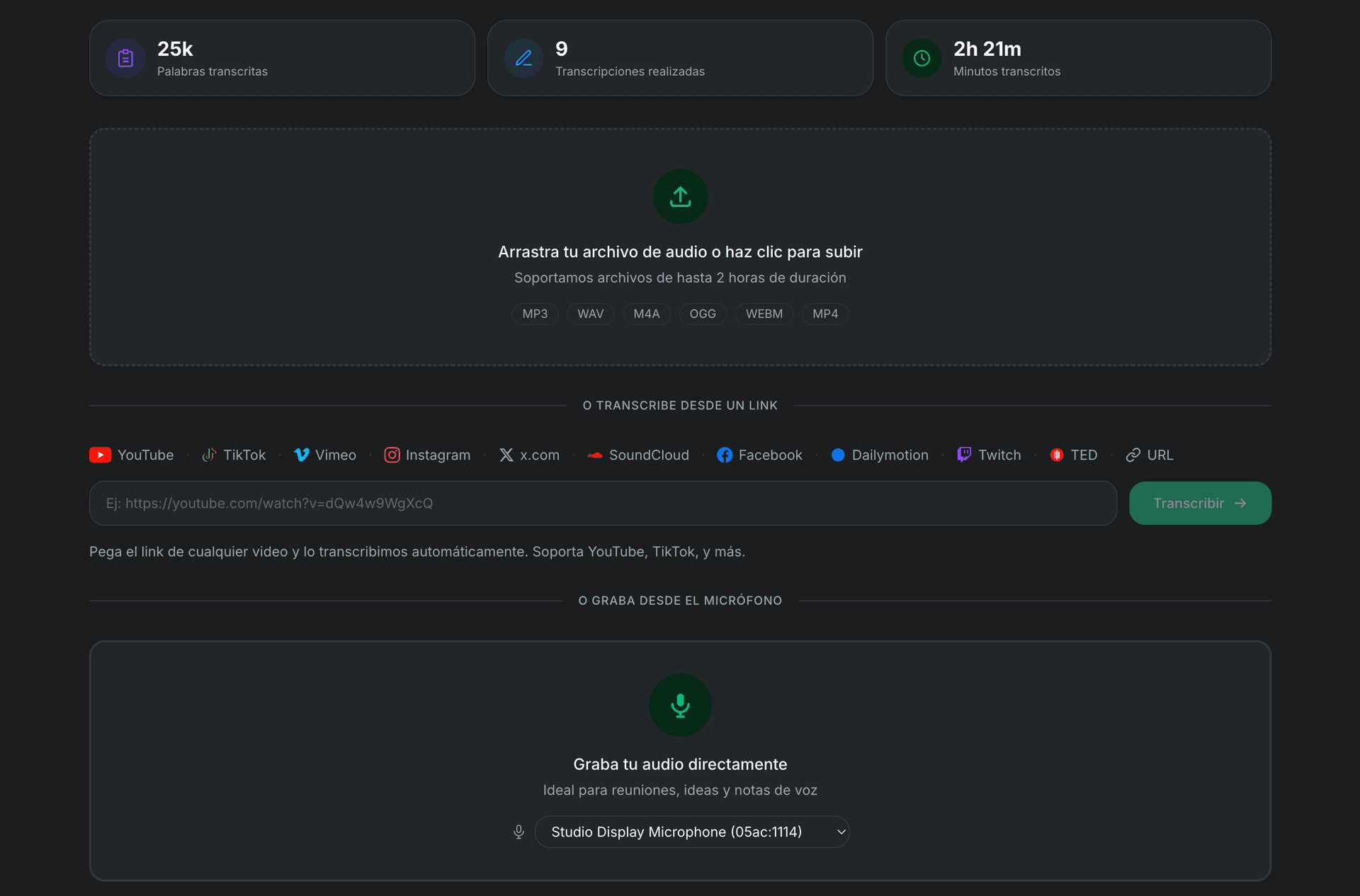 Interfaccia di caricamento di TranscribeGo con area drag-and-drop per file audio