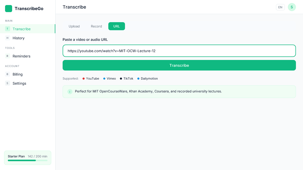 TranscribeGo URL transkripsiyon sekmesi, yapıştırılmış bir YouTube ders URL'si ile